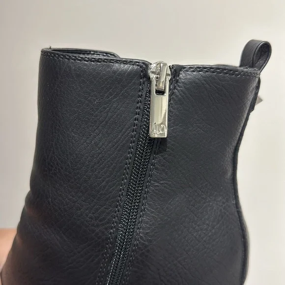 JLO Black Heeled Boots with Chunky High Heel and Platform Sole - Picture 7 of 9